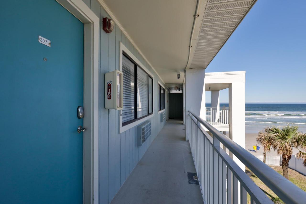 Coastal Waters Hotel New Smyrna Beach Exterior photo